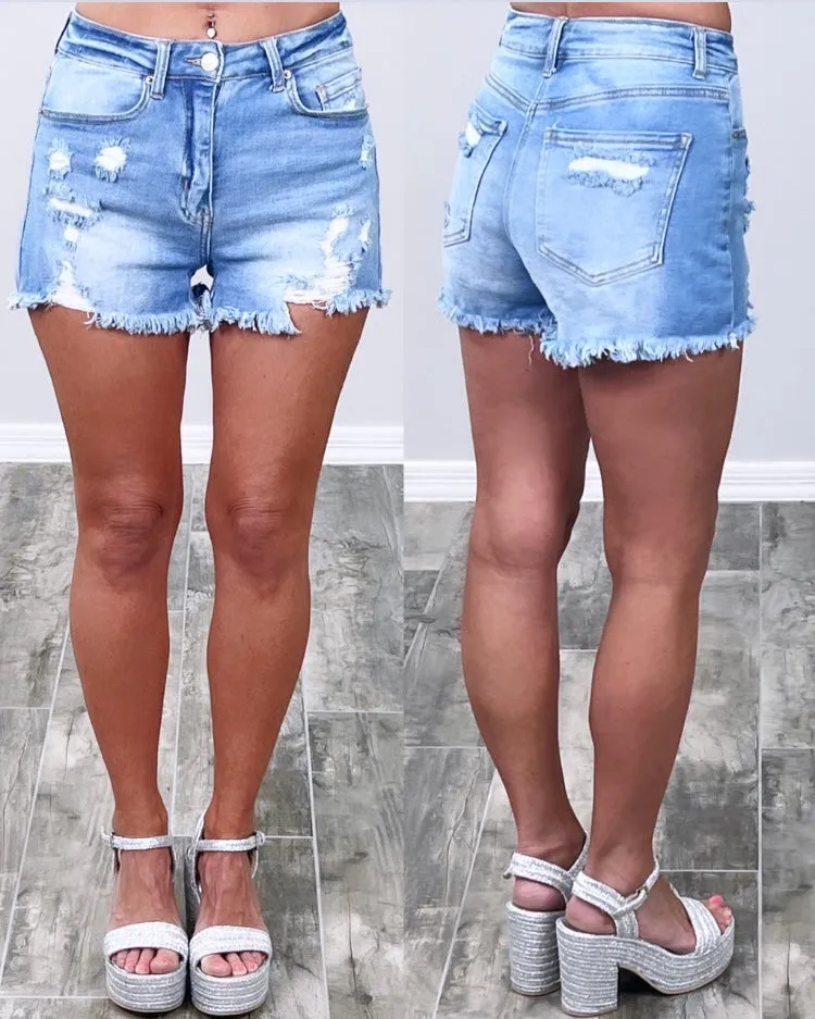 An Outdoor Scenery Denim Shorts - Light