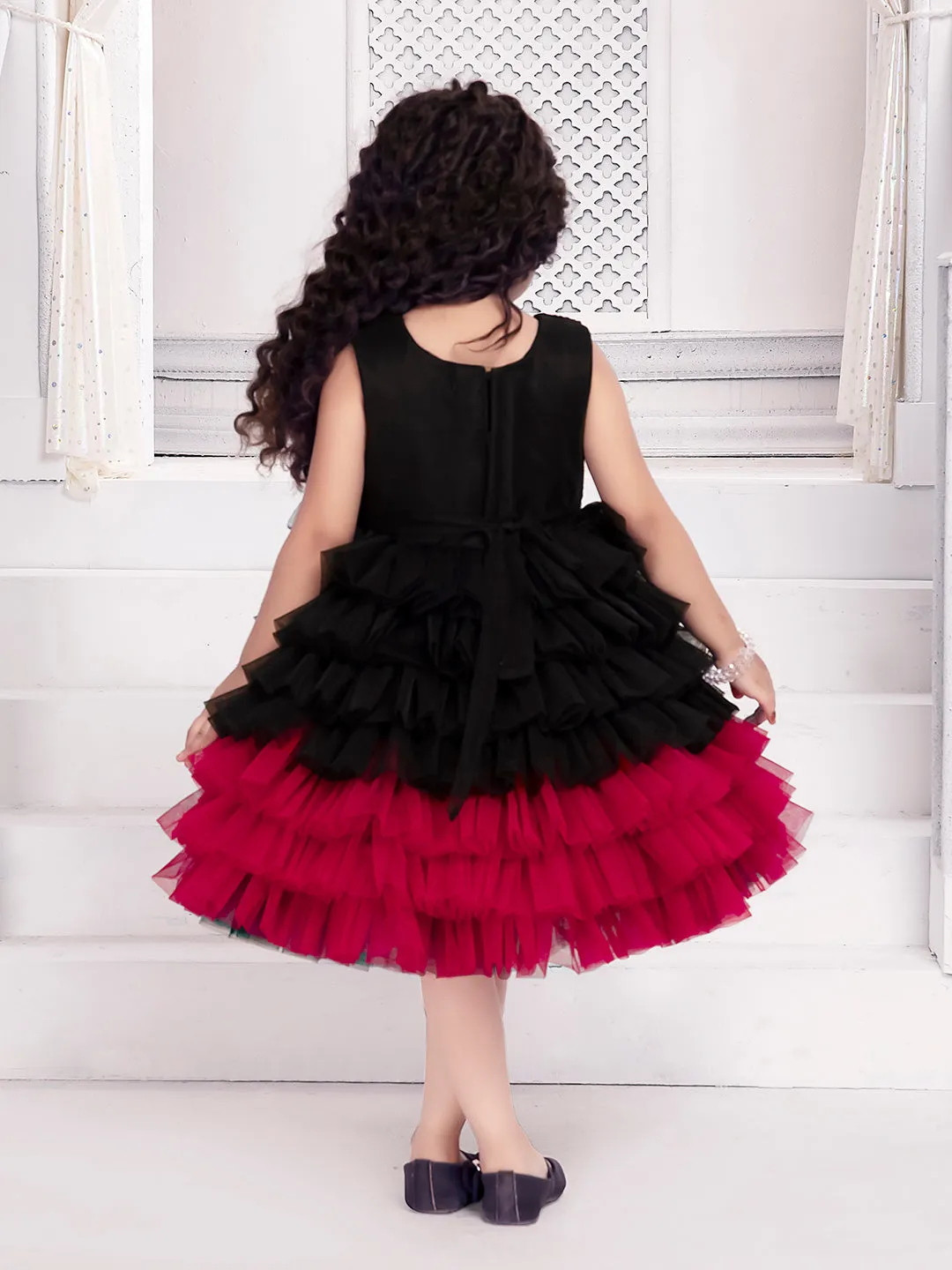 Mini Stich contrast pleated sequence body party frock-BLACK